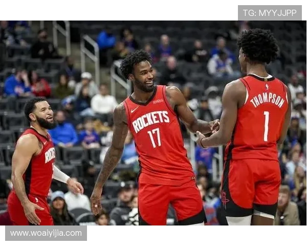 火箭训练营临近核心问题待解 双塔组合是否能成型人员过剩成隐忧 火箭训练营临近核心问题待解 双塔组合是否能成型人员过剩成隐忧