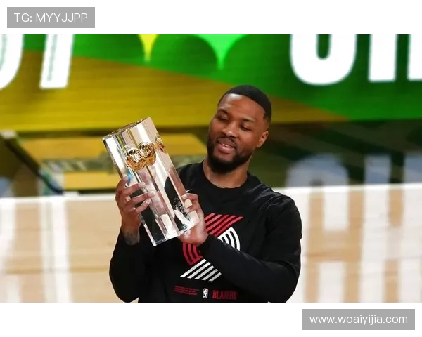 利拉德重回训练场晒投篮跑步视频 展现复出状态积极备战新赛季 利拉德重回训练场晒投篮跑步视频 展现复出状态积极备战新赛季