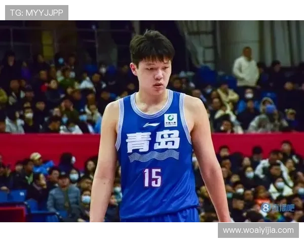 媒体人杨瀚森抢前场篮板能力待提升应加强退防中路保护 媒体人杨瀚森抢前场篮板能力待提升应加强退防中路保护