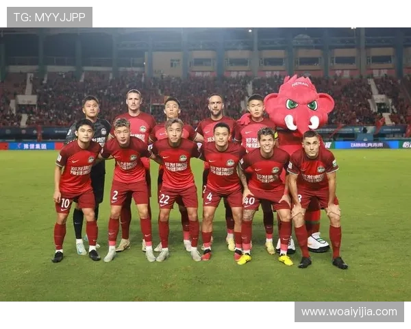 河南进攻越位未判引争议 亚泰主帅抗议染黄怒火中烧 河南进攻越位未判引争议 亚泰主帅抗议染黄怒火中烧