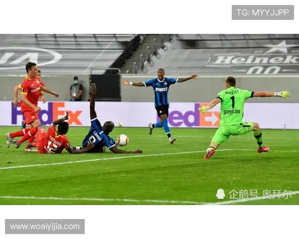 瑞典名哨尼伯格执法国米客战圣吉罗斯拉德贝克担任第四官员 瑞典名哨尼伯格执法国米客战圣吉罗斯拉德贝克担任第四官员